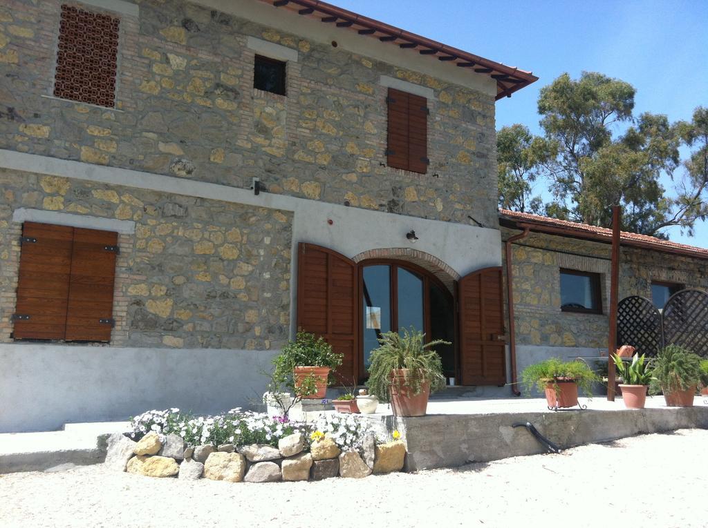Locanda Villa Naumanni Tarquinia Bagian luar foto