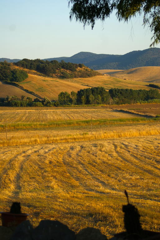 Locanda Villa Naumanni Tarquinia Bagian luar foto