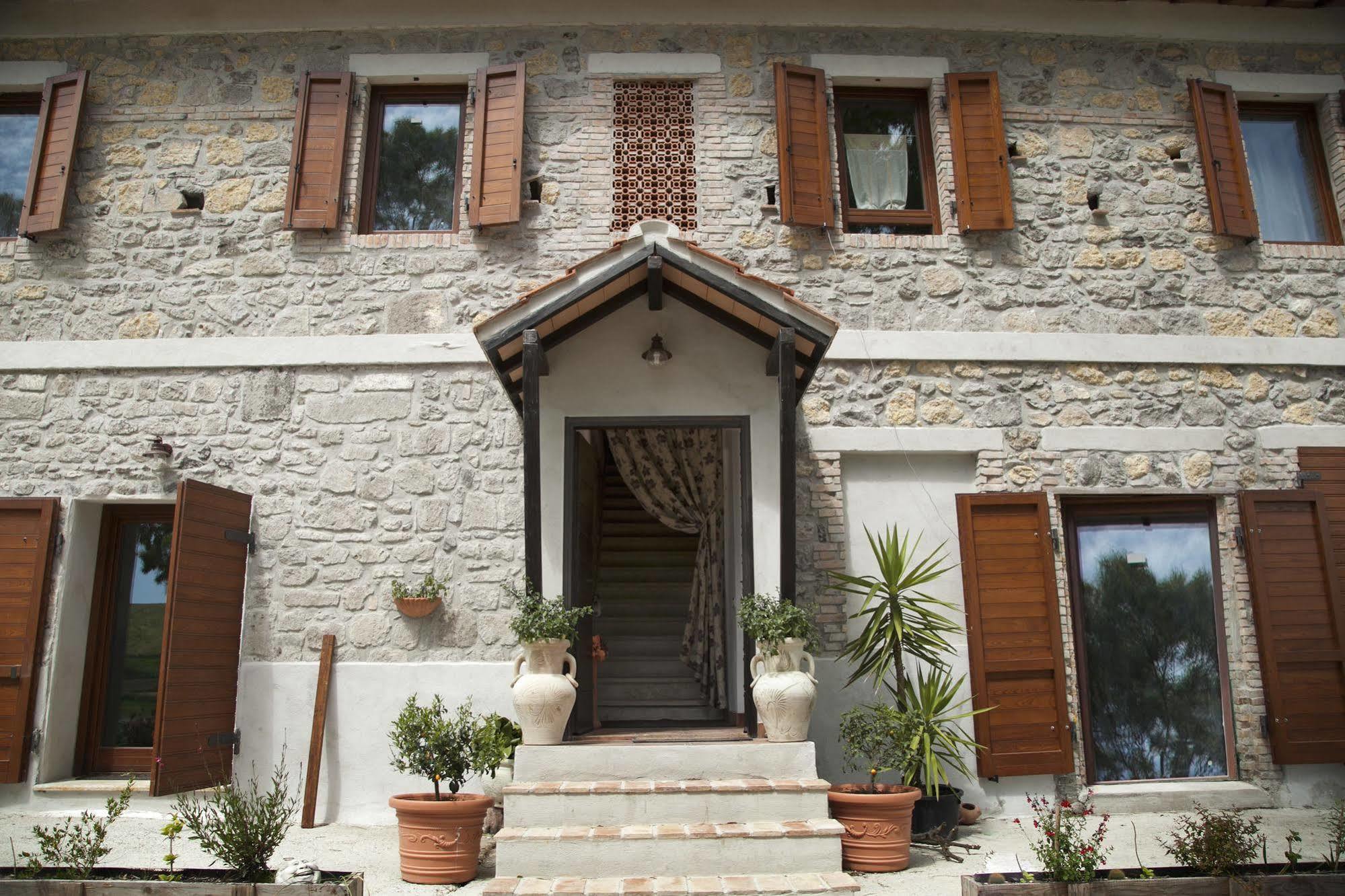 Locanda Villa Naumanni Tarquinia Bagian luar foto